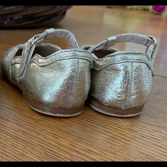 Zara Baby Girls Gold T Strap Flats sz 21/ 5 - Picture 7 of 7